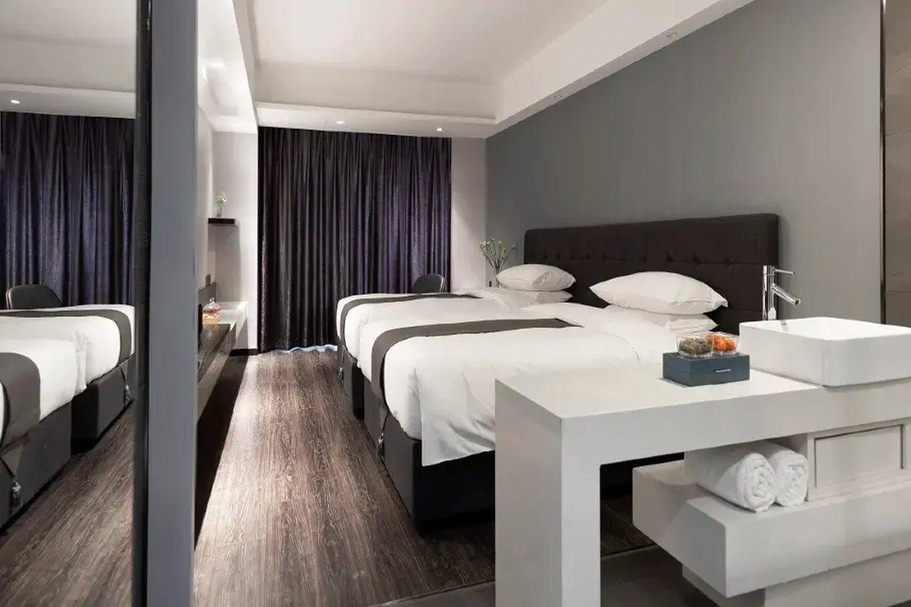 Holz Hotel Shenyang Exteriör bild