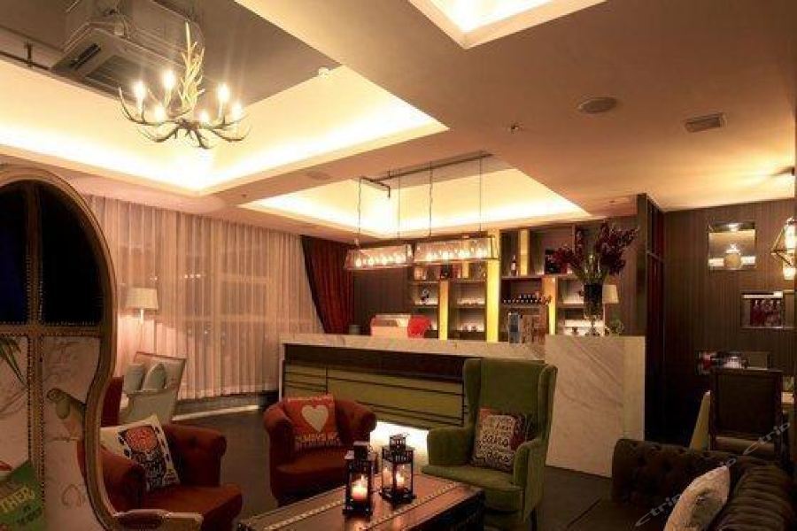Holz Hotel Shenyang Exteriör bild