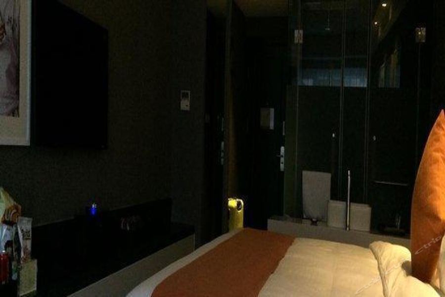 Holz Hotel Shenyang Exteriör bild